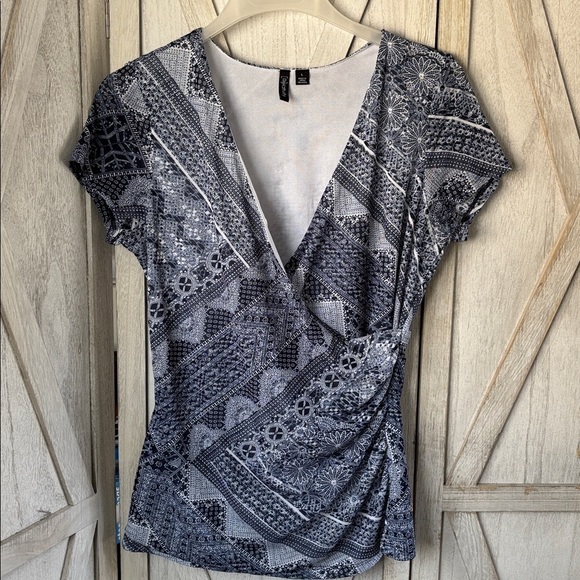 Relativity Tops - Relativity 90’s Style Knit Top